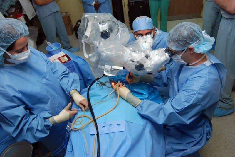 surgery-surgeons-operation-medical-health-doctors-1.jpg